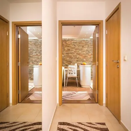 And Cozy Flat In The Center Софія