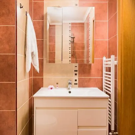 And Cozy Flat In The Center Апартаменти